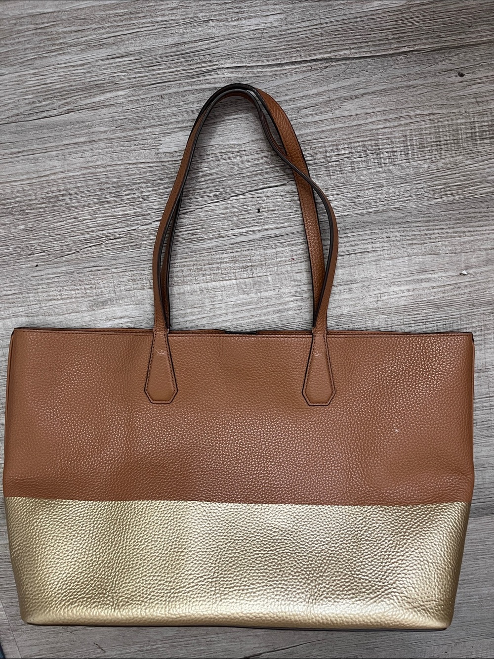 Tory Burch Pebble Leather Classic Tote Bag in Tan & Gold - Picture 4 of 14